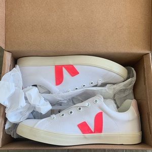 Veja Esplar Canvas Low-Top Sneakers